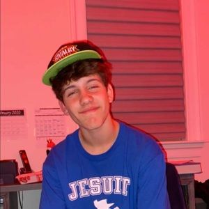 Meet your Posher, Casey